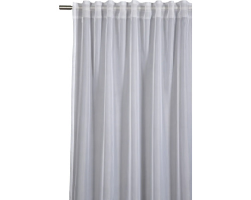 Weißer, transparenter Gardinenschal mit Faltenbandaufhängung an einer Gardinenstange.