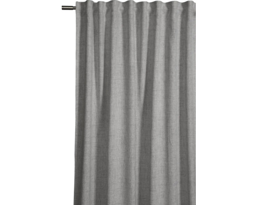 Grauer Vorhang mit Faltenaufhängung an einer Gardinenstange