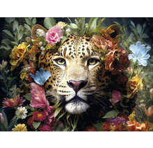 Nahaufnahme eines Leoparden mit Blumenkrone