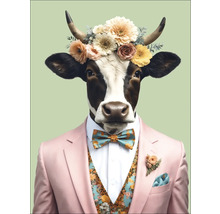 Illustration einer Kuh mit Blumenkranz und Anzug