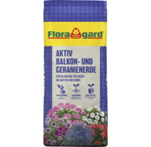 Floragard Aktiv Balkon- und Geranienerde für blühende Pflanzen im Kasten und Kübel