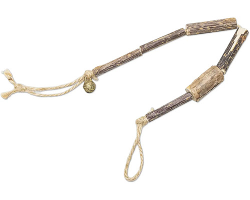 Zwei Hirschziemer mit Seil und Glöckchen