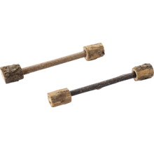 Zwei hölzerne Stabkerzenhalter