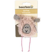 Beeztees Logo. Katzenspielzeug in Schaf Form mit Schnüren.
