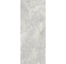 Helle Fliese mit Marmorstruktur