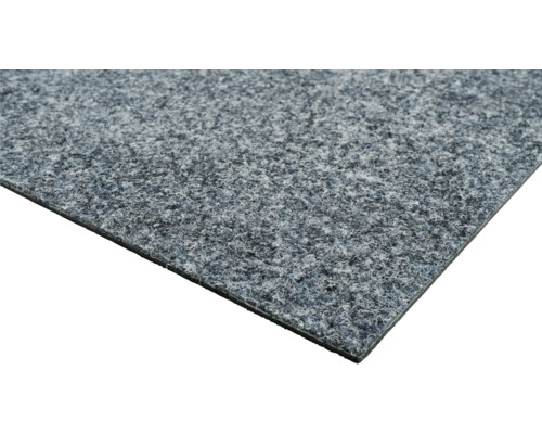 Grauer Teppichbodenbelag