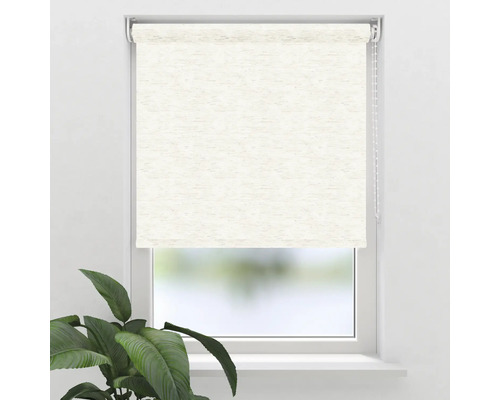 Fenster mit weißem Rollo zur Beschattung