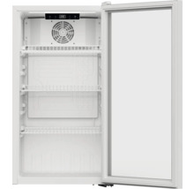 Geöffneter Getränkekühlschrank mit Glasfront und Regalen