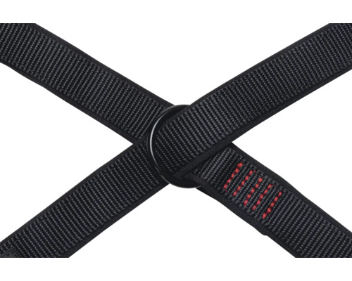 Kreuzung von zwei schwarzen Textilbändern mit einem Ring