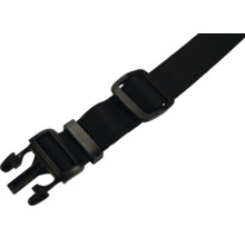 Schwarzer Gurt mit Kunststoffverschluss