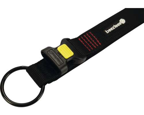 Beeztees Logo auf schwarzem Hundegurt mit Ring