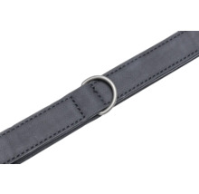 Schwarzer Gürtel aus Kunstleder mit Metallring