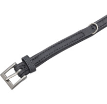 Schwarzer Ledergürtel mit Metallschnalle