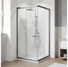 Eckdusche mit Duscharmatur in einem hellen Badezimmer