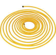 Gelber Heizungsrohr in aufgerollter Form