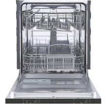 Geöffneter Geschirrspüler mit Geschirrkörben