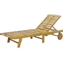 Holzliege mit verstellbarer Rückenlehne und Rädern