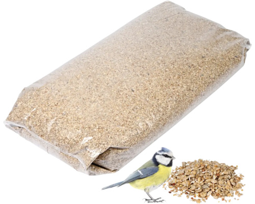 Sack mit Vogelfutter und Blaumeise