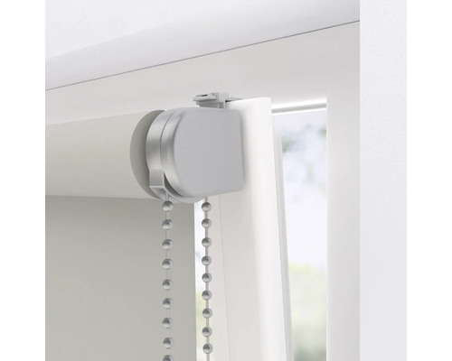 Detailansicht einer Rollos mit Kettenzug zur Fensterdekoration