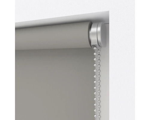 Rollo mit Kettenzug zur Fensterdekoration und Lichtregulierung.