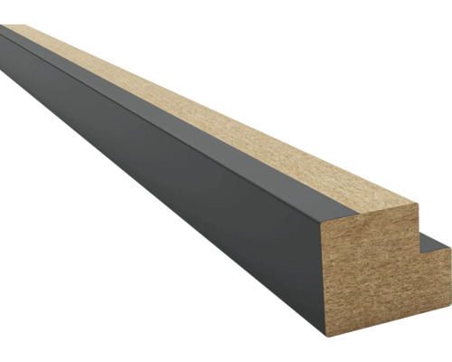 Holzprofil mit Metalleinfassung