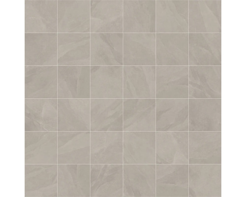 Fliesen mit Marmoroptik, verlegt