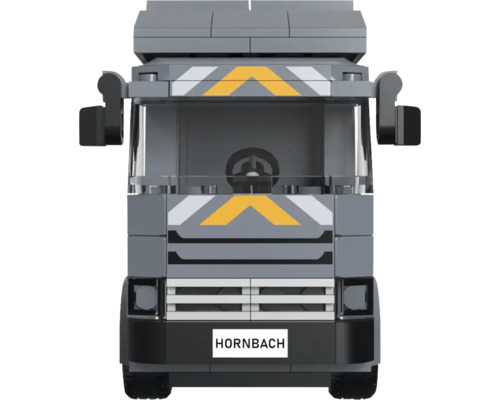 Modell eines Lastwagens aus Bausteinen mit Hornbach Logo