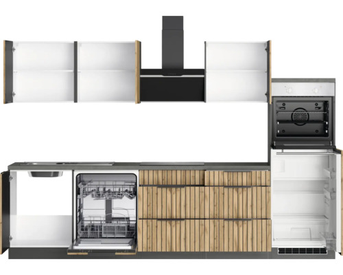 Küchenzeile mit Spüle, Geschirrspüler, Backofen, Kühlschrank und Dunstabzugshaube