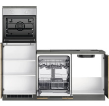 Küchenzeile mit Backofen, Regalen, Spülmaschine und Spüle