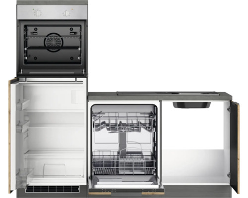 Küchenzeile mit Backofen, Kühlschrank, Geschirrspüler und Spüle