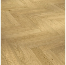 Verlegtes Fischgrätparkett aus Holz