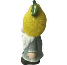 Gartenzwerg mit Zitronenmütze als Dekoration