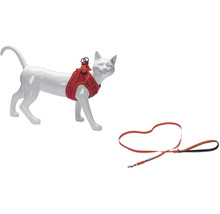 Katzen Geschirr mit Leine auf einer Katzenattrappe