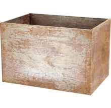 Rechteckiger Pflanzkasten mit unregelmäßiger Oberfläche