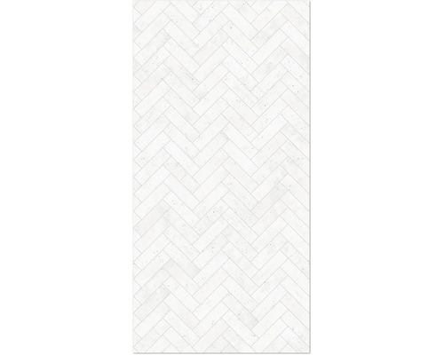 Helle Fliesen mit Fischgrätenmuster