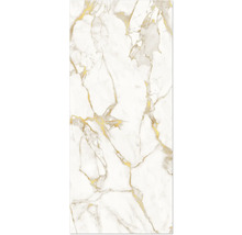 Fliesenmuster in Marmoroptik mit goldenen Akzenten