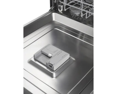 Innenraum eines Geschirrspülers mit Spülmittelbehälter