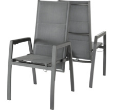 Zwei graue Gartenstühle mit Armlehnen und Textilbespannung