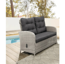 Gartensitzgruppe, Zweisitzer-Sofa aus Rattan mit Polsterauflagen im Außenbereich