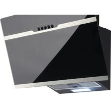 Dunstabzugshaube mit Bedienknöpfen und Beleuchtung