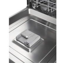 Innenansicht eines Geschirrspülers mit Reinigerfach