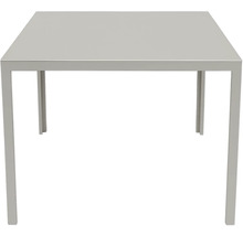 Quadratischer Gartentisch mit Metallrahmen