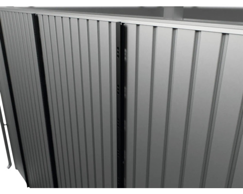 Detailaufnahme eines Metallrollladens