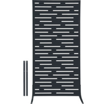 Dekorative Sichtschutzwand mit horizontalen Aussparungen