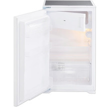 Weißer Kühlschrank mit geöffneter Tür