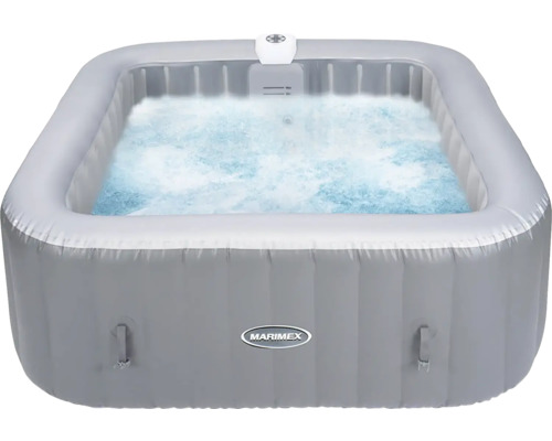 Aufblasbarer Whirlpool mit Wasser