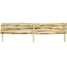 Holzzaun mit naturbelassener Optik für den Garten