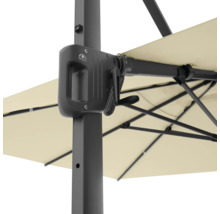 Detailansicht eines Sonnenschirms mit Kurbelmechanismus zur einfachen Bedienung