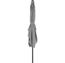 Geschlossener Sonnenschirm für den Garten