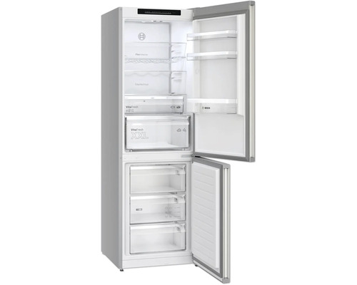 Geöffneter Bosch Kühlschrank mit verschiedenen Fächern